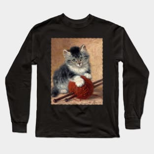 Kitten with a ball of wool Long Sleeve T-Shirt